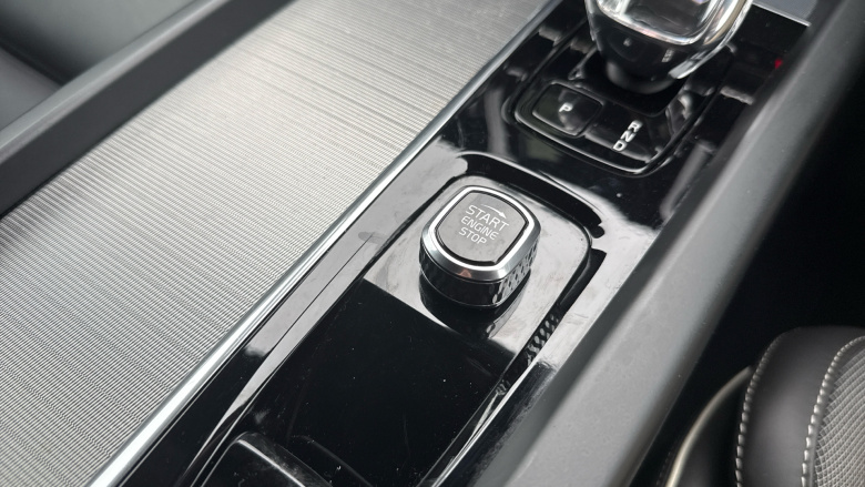 Volvo XC60 2.0 B4D Plus Dark 5dr AWD Geartronic Diesel Estate